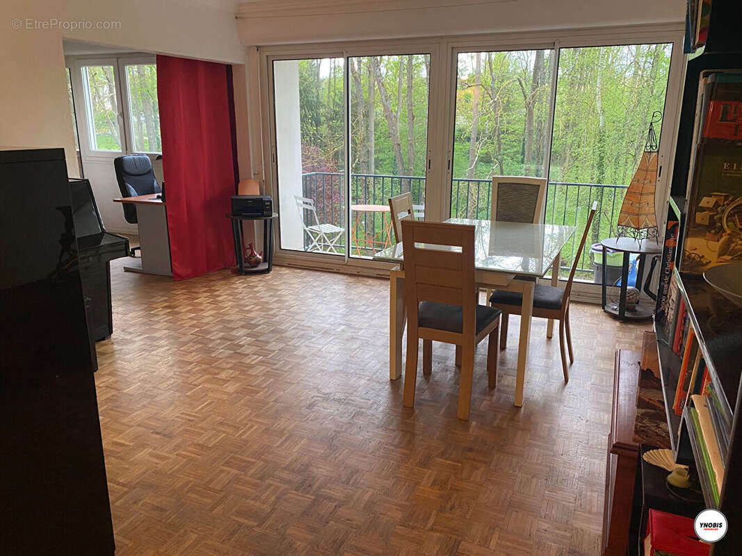 Appartement à VERNEUIL-SUR-SEINE