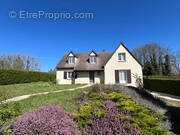 Maison à LES AYVELLES