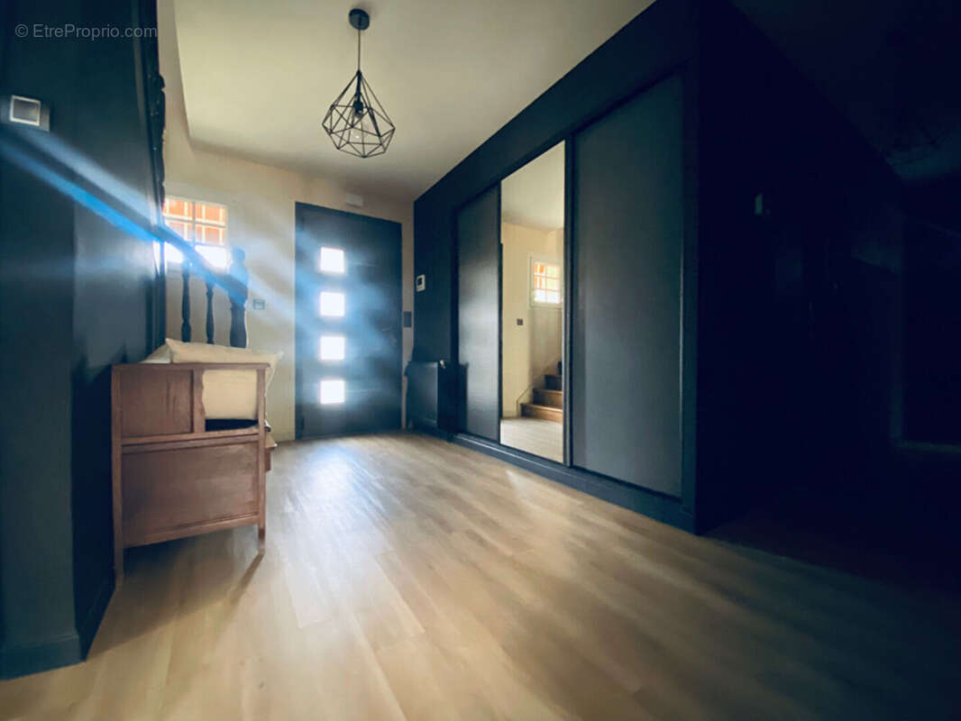 Maison à LES AYVELLES