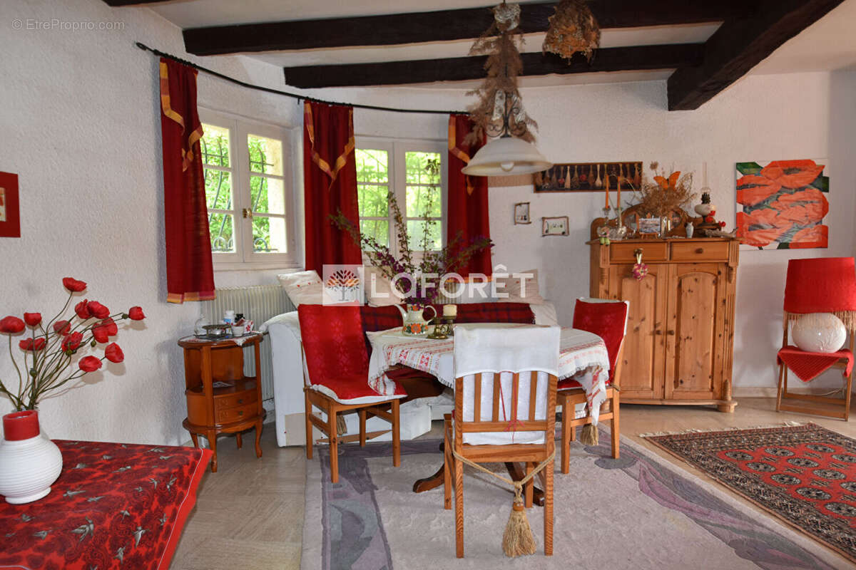 Maison à BAGNOLS-EN-FORET