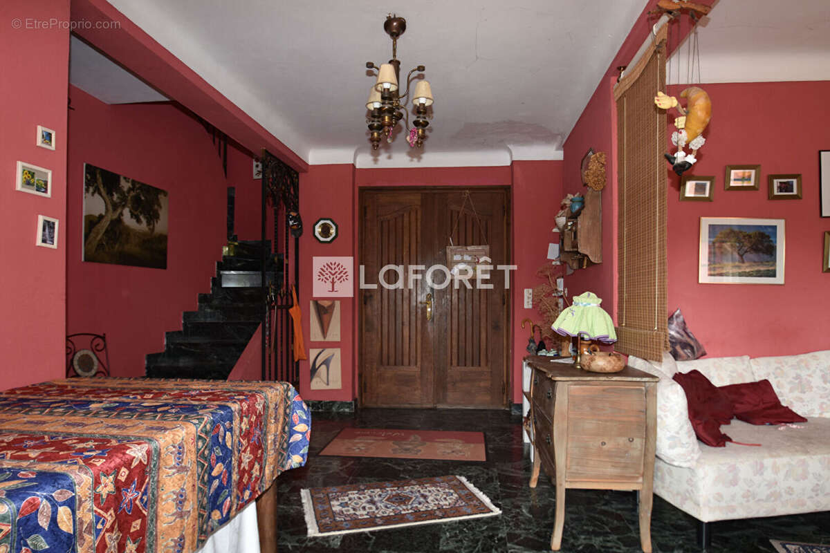 Maison à BAGNOLS-EN-FORET