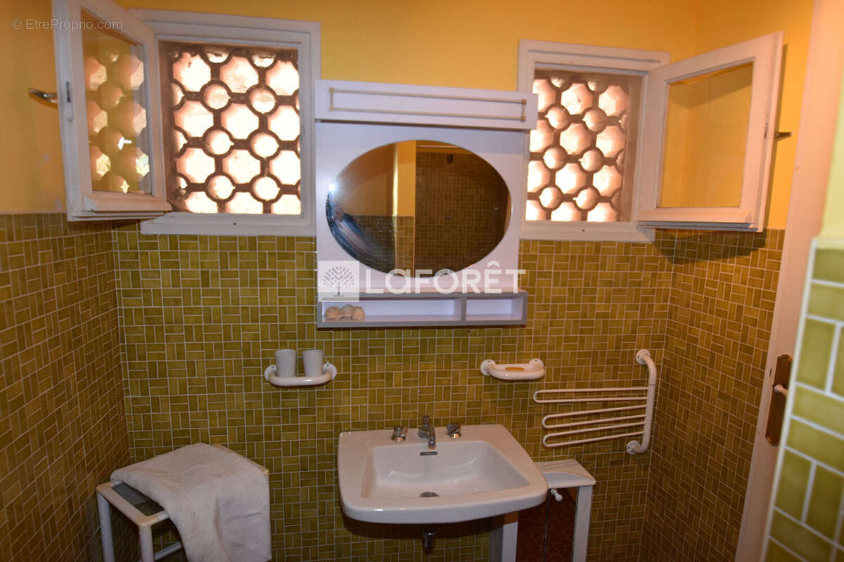 Maison à BAGNOLS-EN-FORET