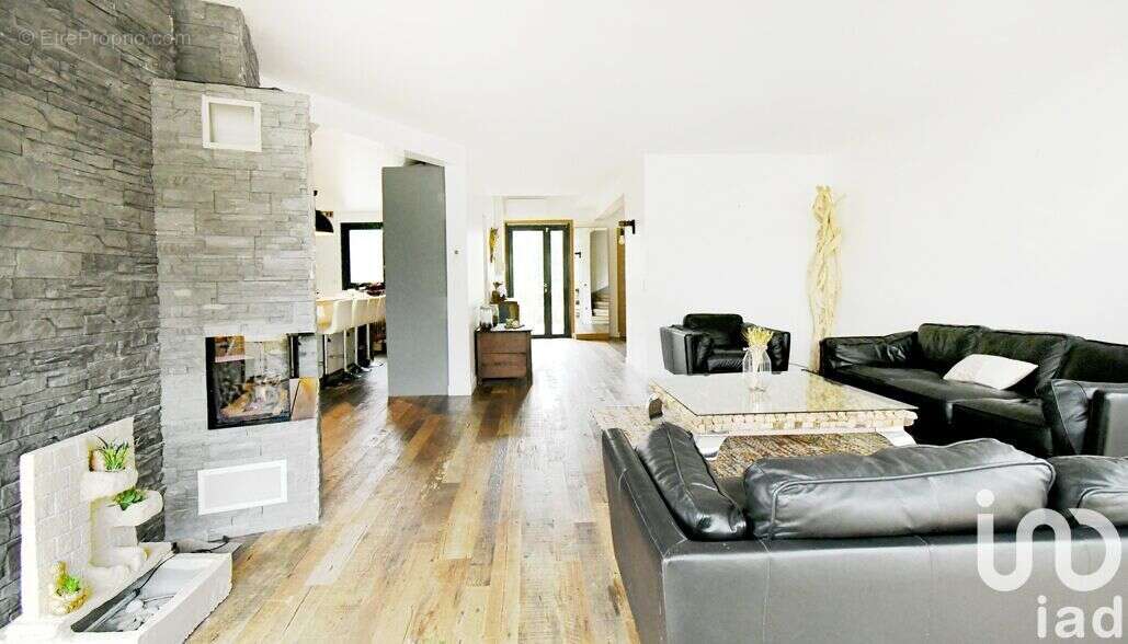 Photo 2 - Maison à GUIGNEVILLE-SUR-ESSONNE