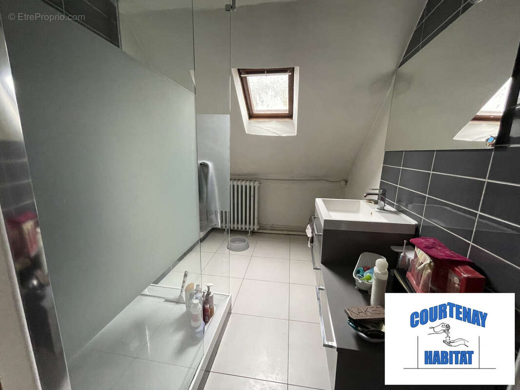 Appartement à COURTENAY