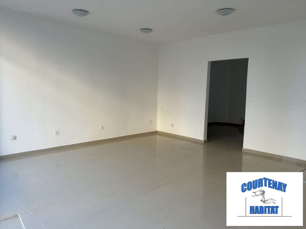 Appartement à COURTENAY