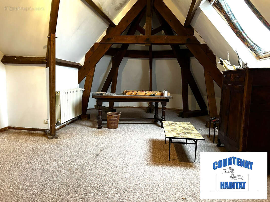 Maison à COURTENAY