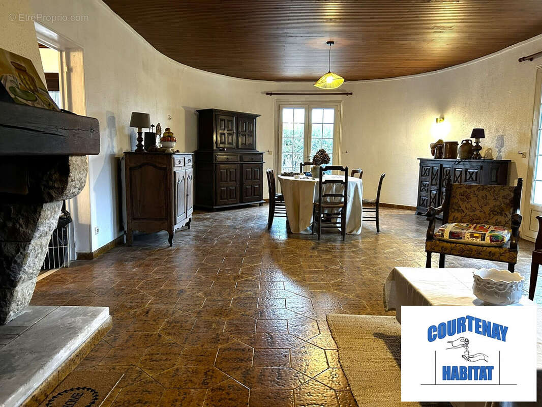 Maison à COURTENAY