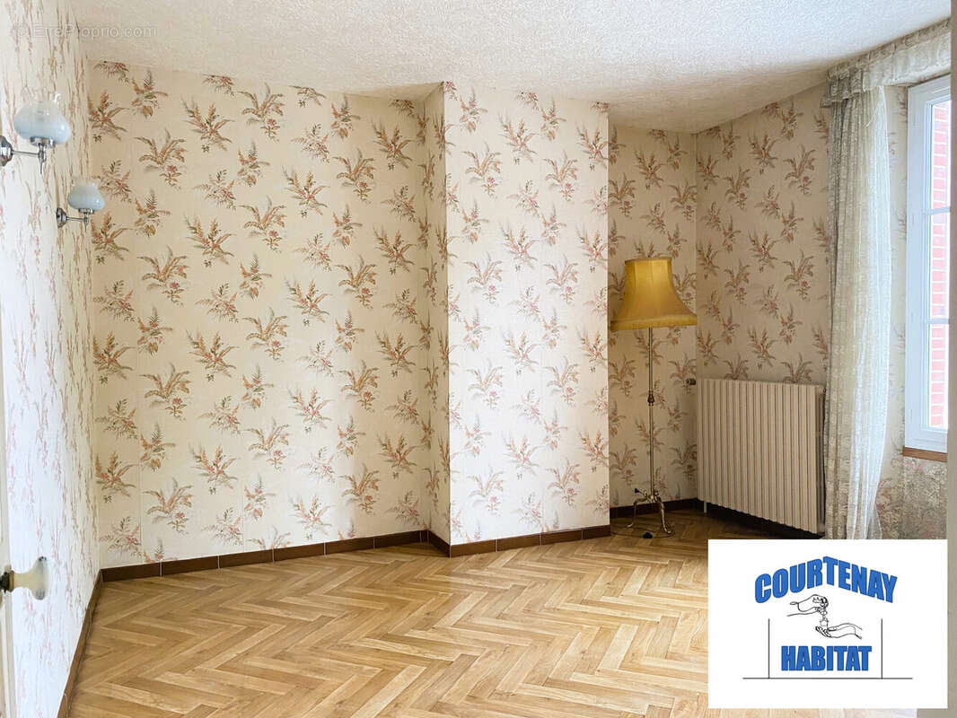 Maison à COURTENAY