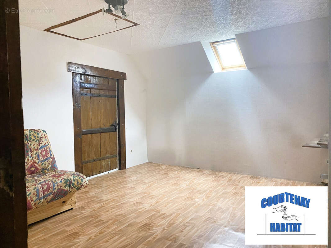 Maison à COURTENAY