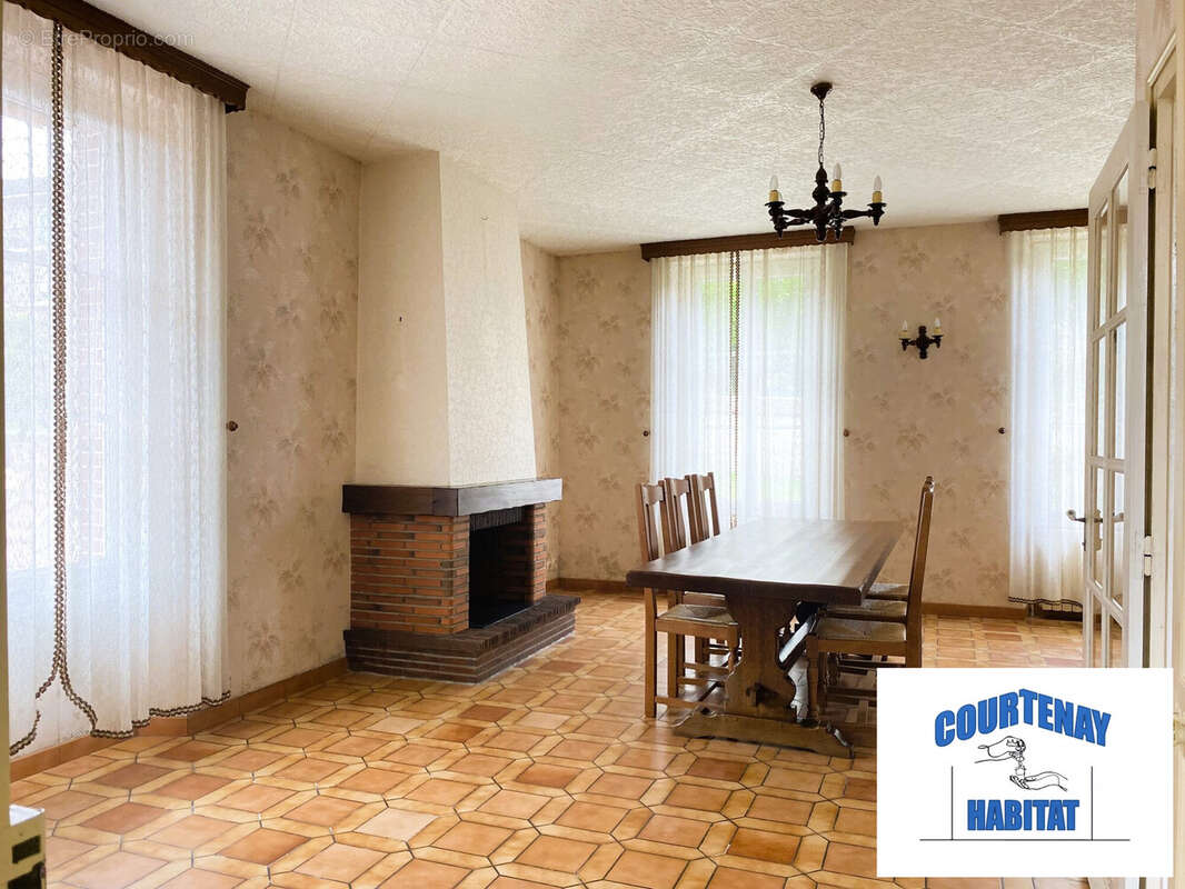 Maison à COURTENAY