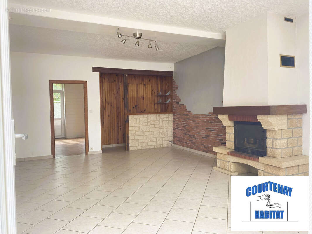 Maison à COURTENAY