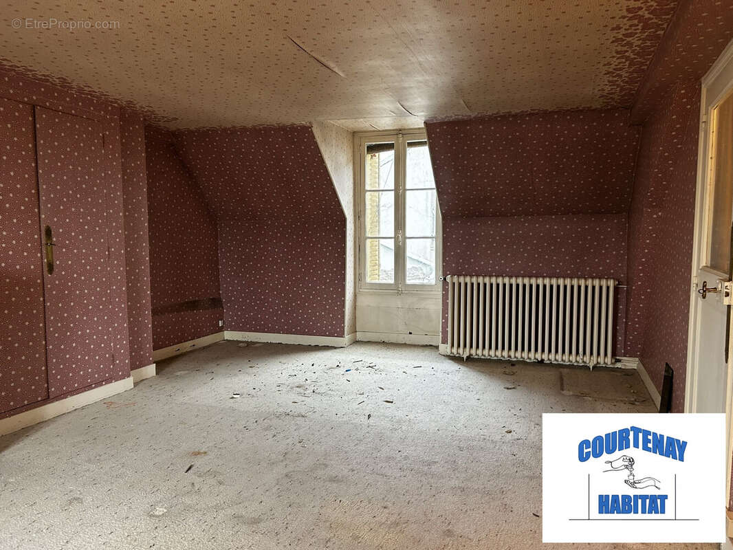 Maison à COURTENAY