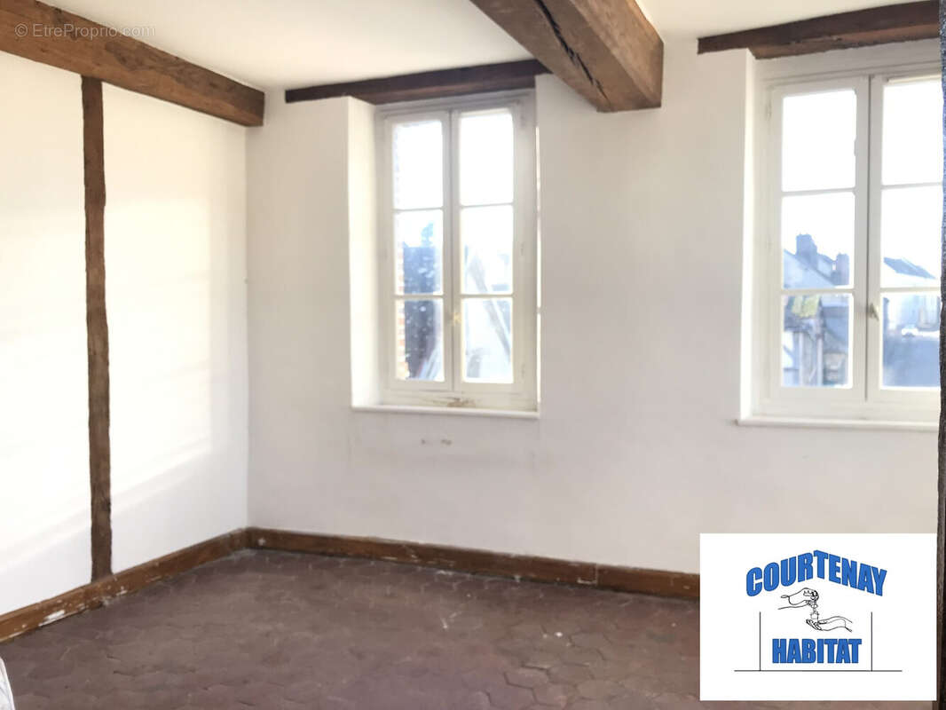 Appartement à COURTENAY