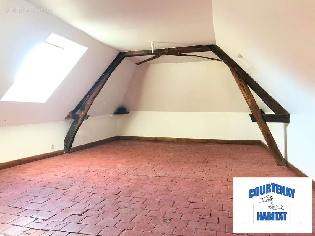 Appartement à COURTENAY