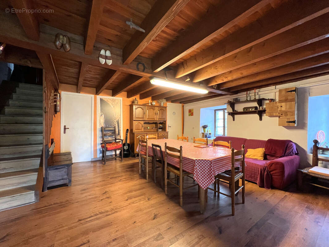 Maison à SAINT-GERMAIN-LAPRADE