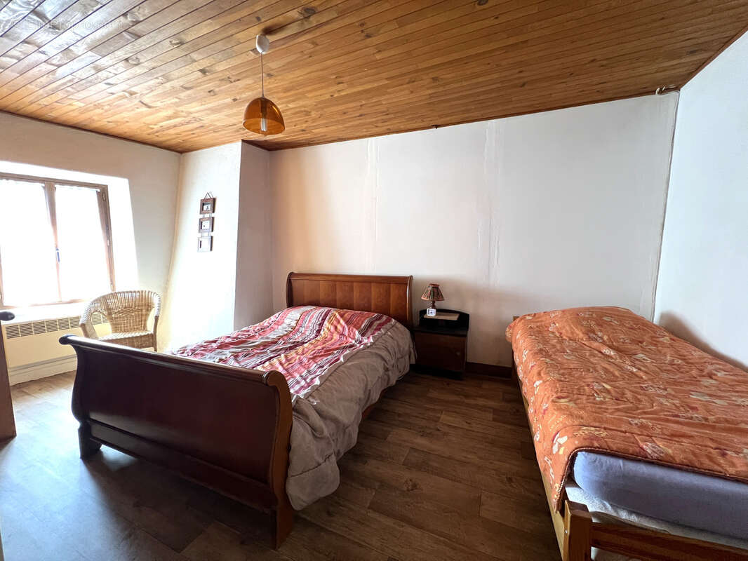 Maison à SAINT-GERMAIN-LAPRADE