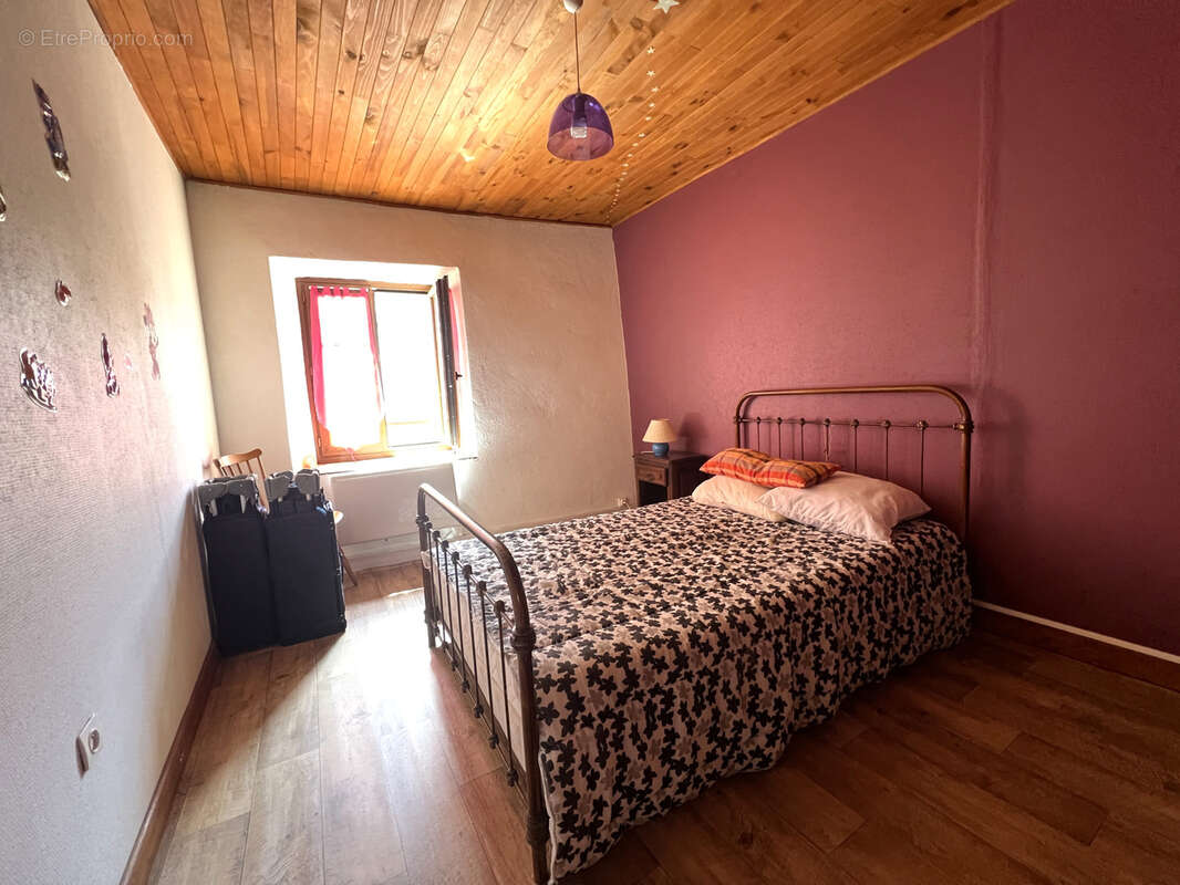 Maison à SAINT-GERMAIN-LAPRADE