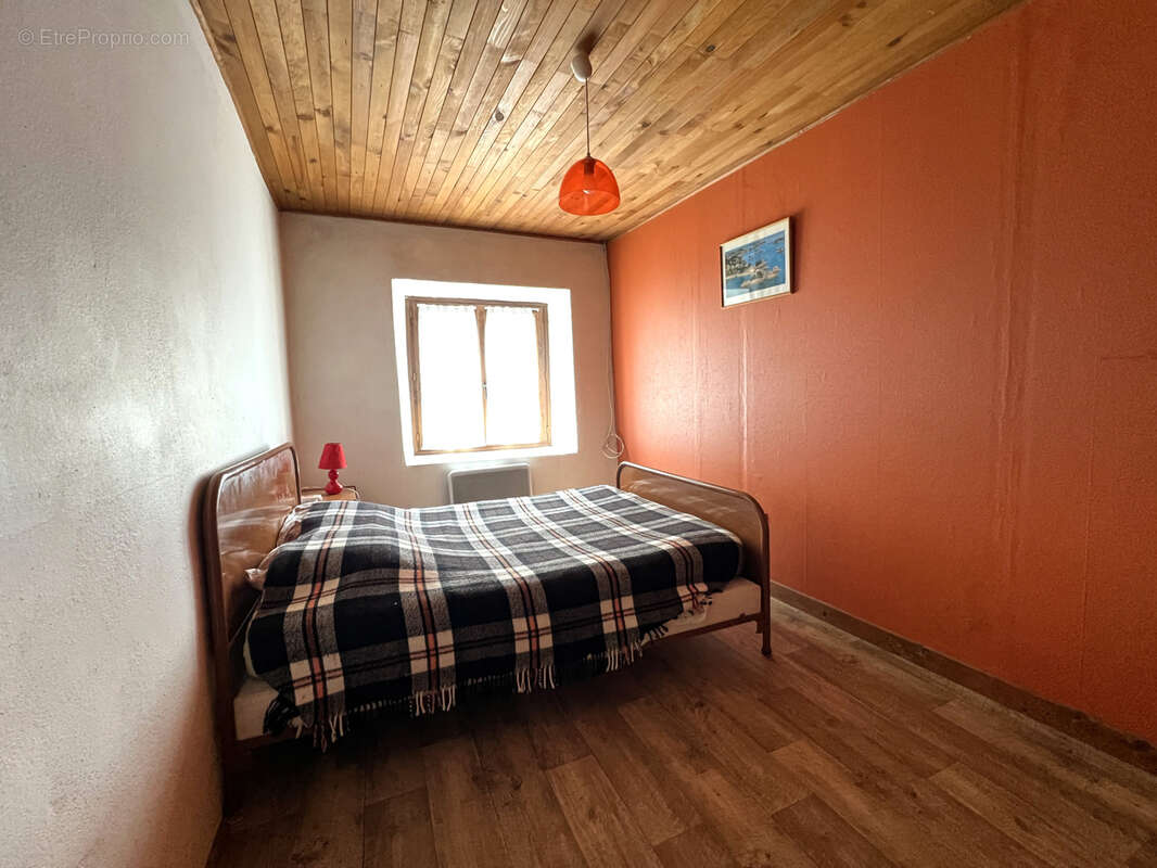 Maison à SAINT-GERMAIN-LAPRADE