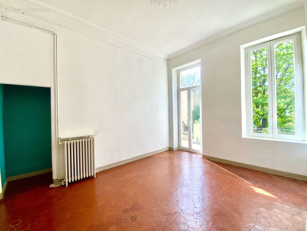 Appartement à MARSEILLE-1E