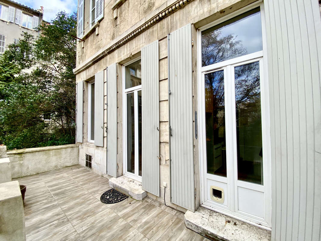 Appartement à MARSEILLE-1E