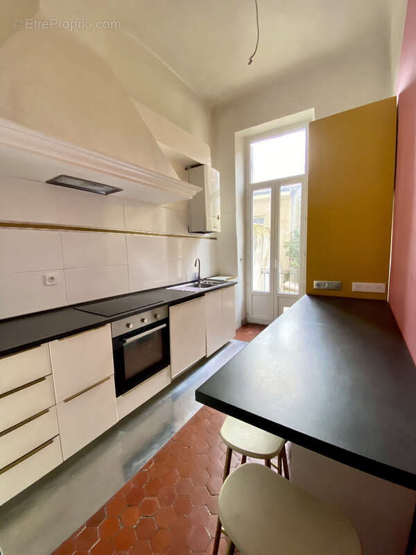 Appartement à MARSEILLE-1E