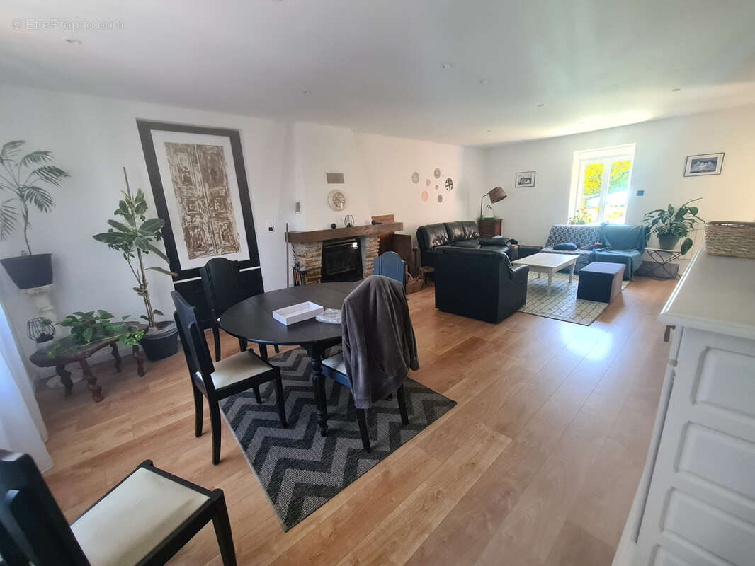 Maison à LA PORCHERIE