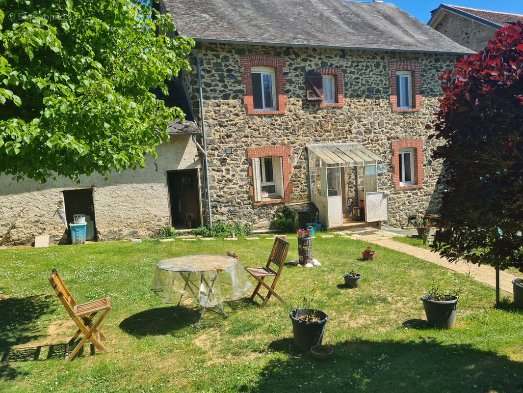 Maison à LA PORCHERIE