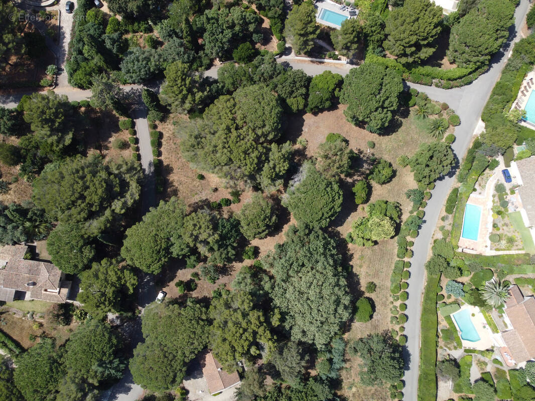 Terrain à LA CROIX-VALMER