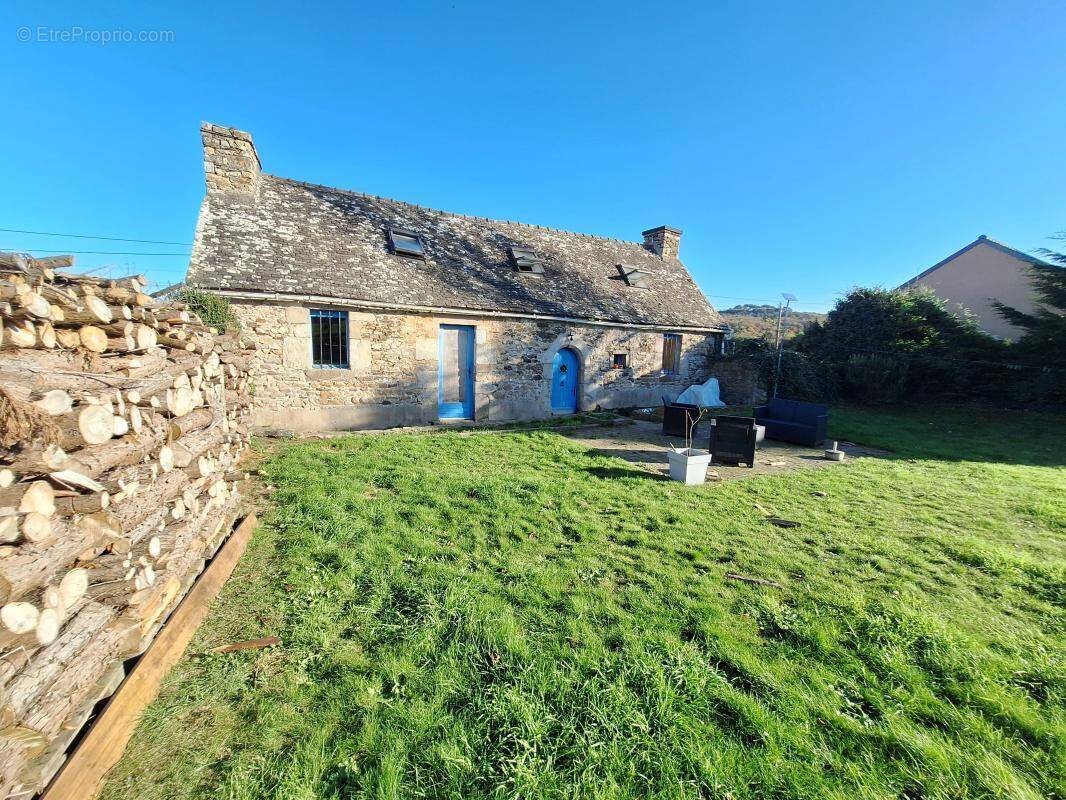 Maison à PLOUEGAT-GUERAND