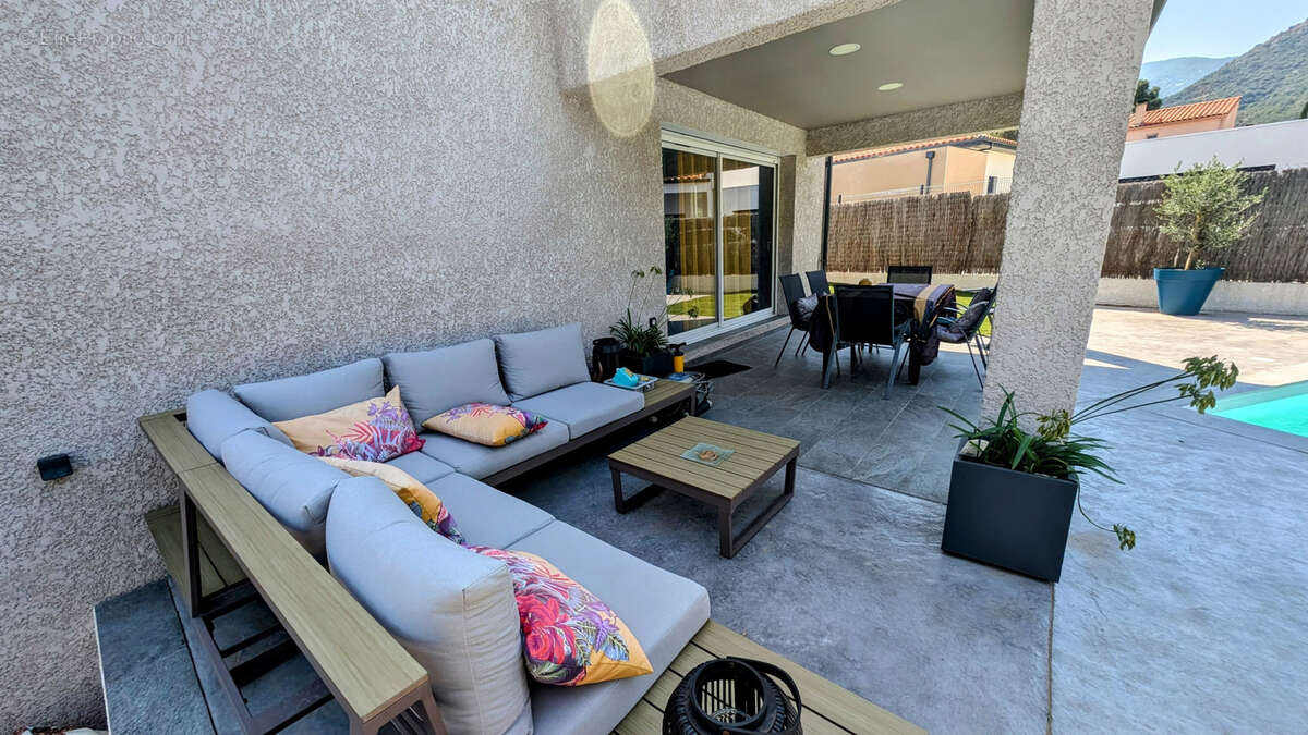 Maison à LAROQUE-DES-ALBERES