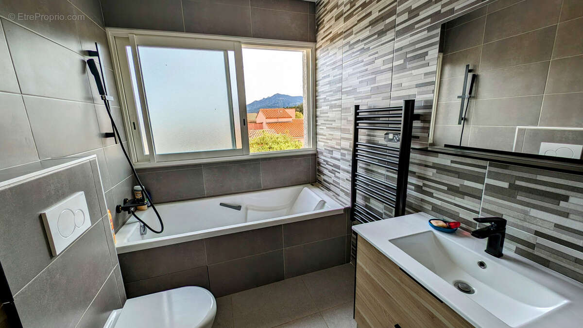 Maison à LAROQUE-DES-ALBERES