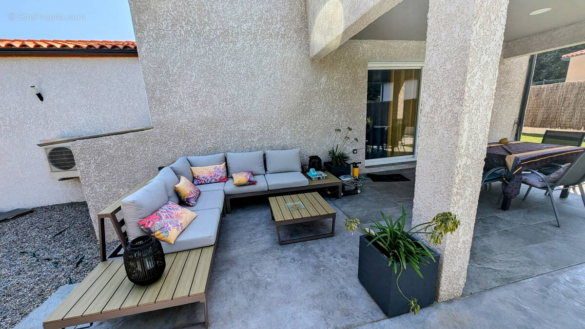 Maison à LAROQUE-DES-ALBERES