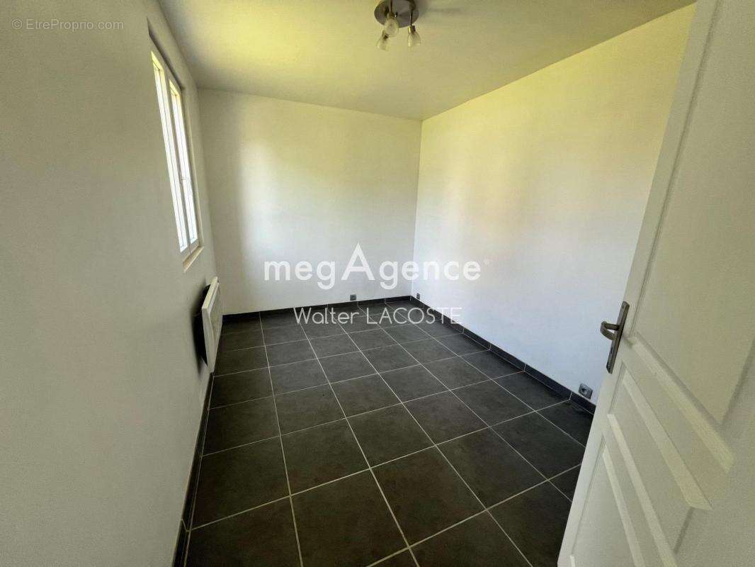 Maison à MORAINVILLIERS