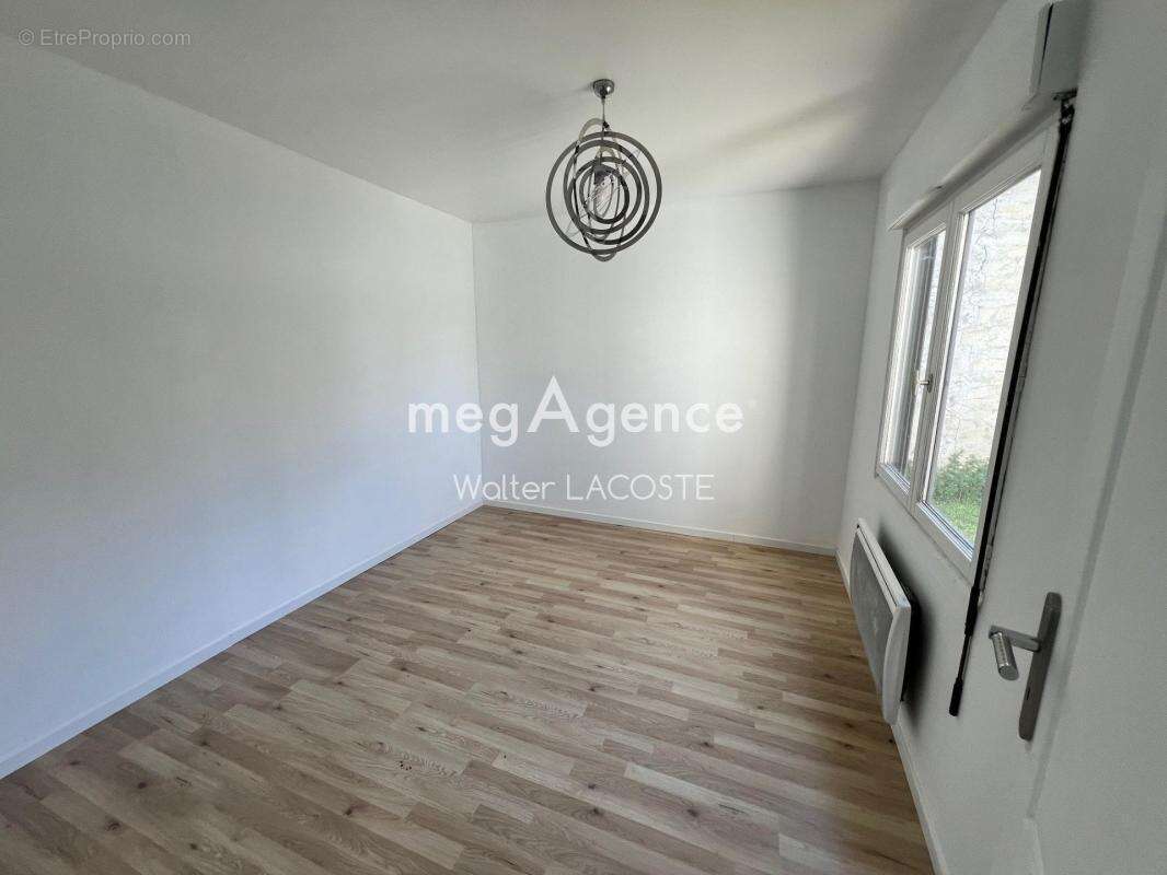 Maison à MORAINVILLIERS