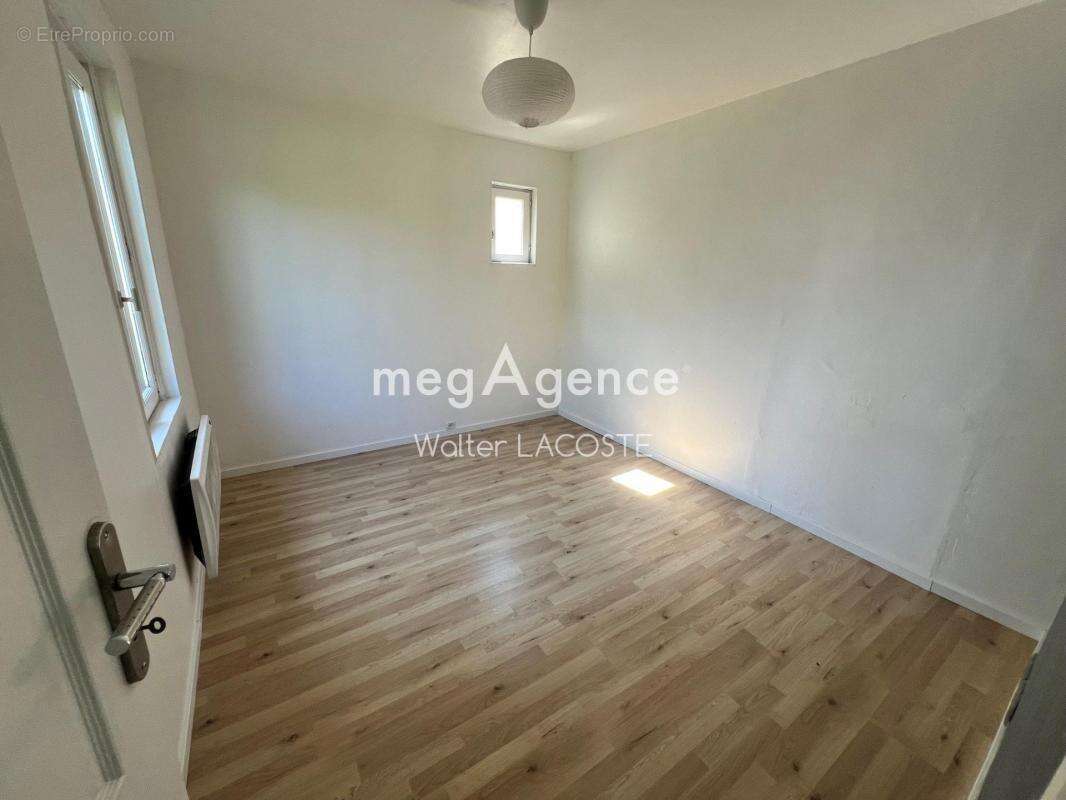 Maison à MORAINVILLIERS