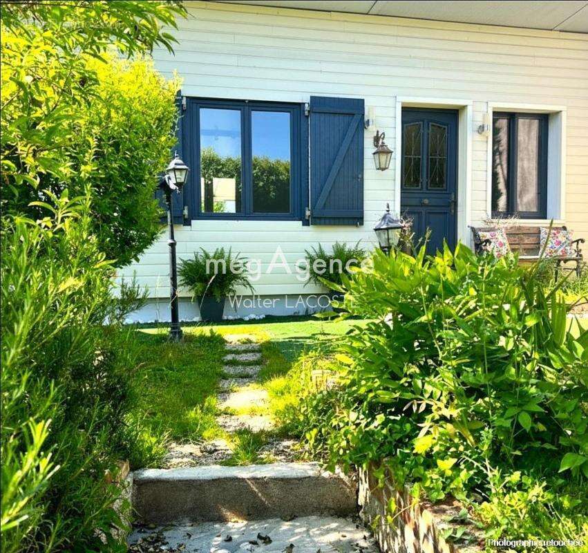 Maison à MORAINVILLIERS