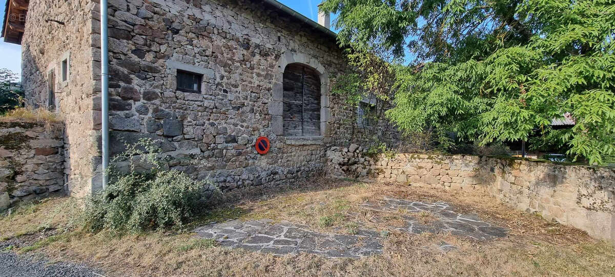 Maison à SAINT-JULIEN-D'ANCE