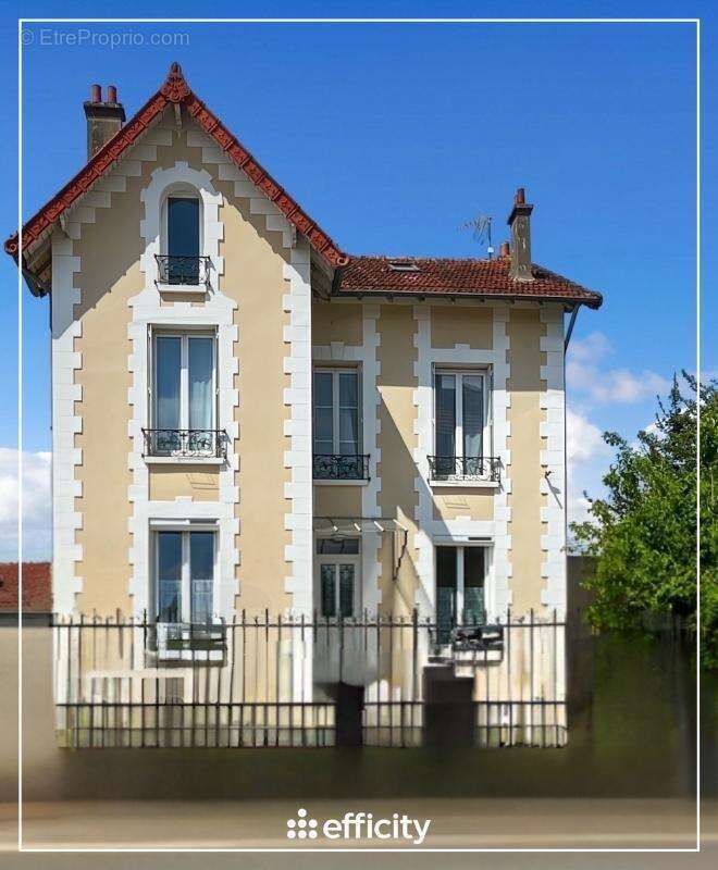 Appartement à FONTENAY-TRESIGNY