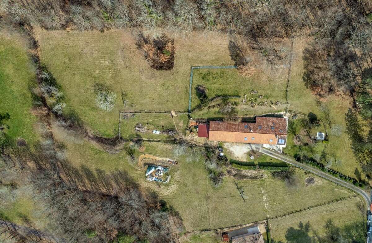 Maison à CHATEAU-L&#039;EVEQUE