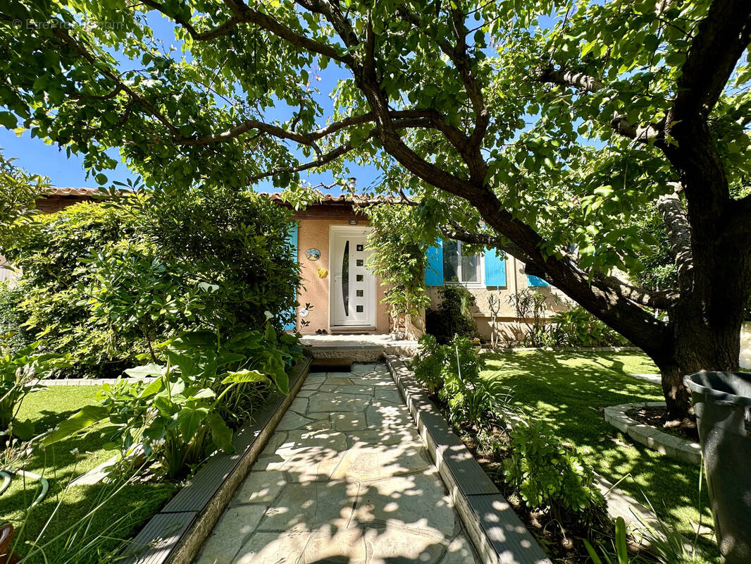 Autre à LA LONDE-LES-MAURES