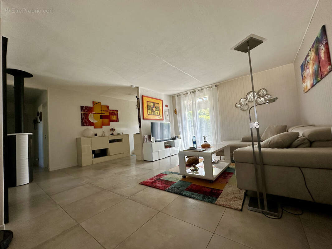 Autre à LA LONDE-LES-MAURES