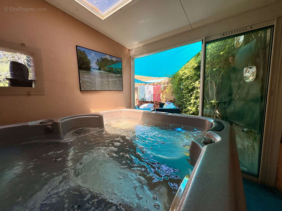 Autre à LA LONDE-LES-MAURES