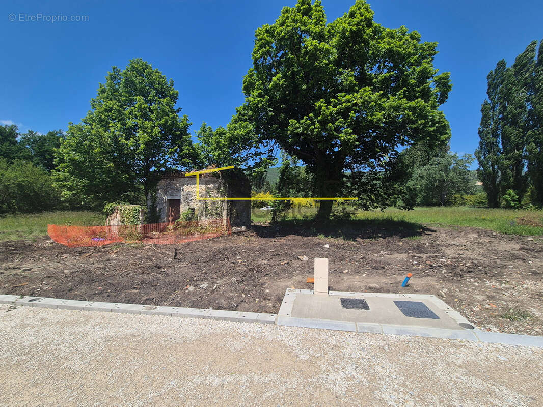 Terrain à LE POET-LAVAL