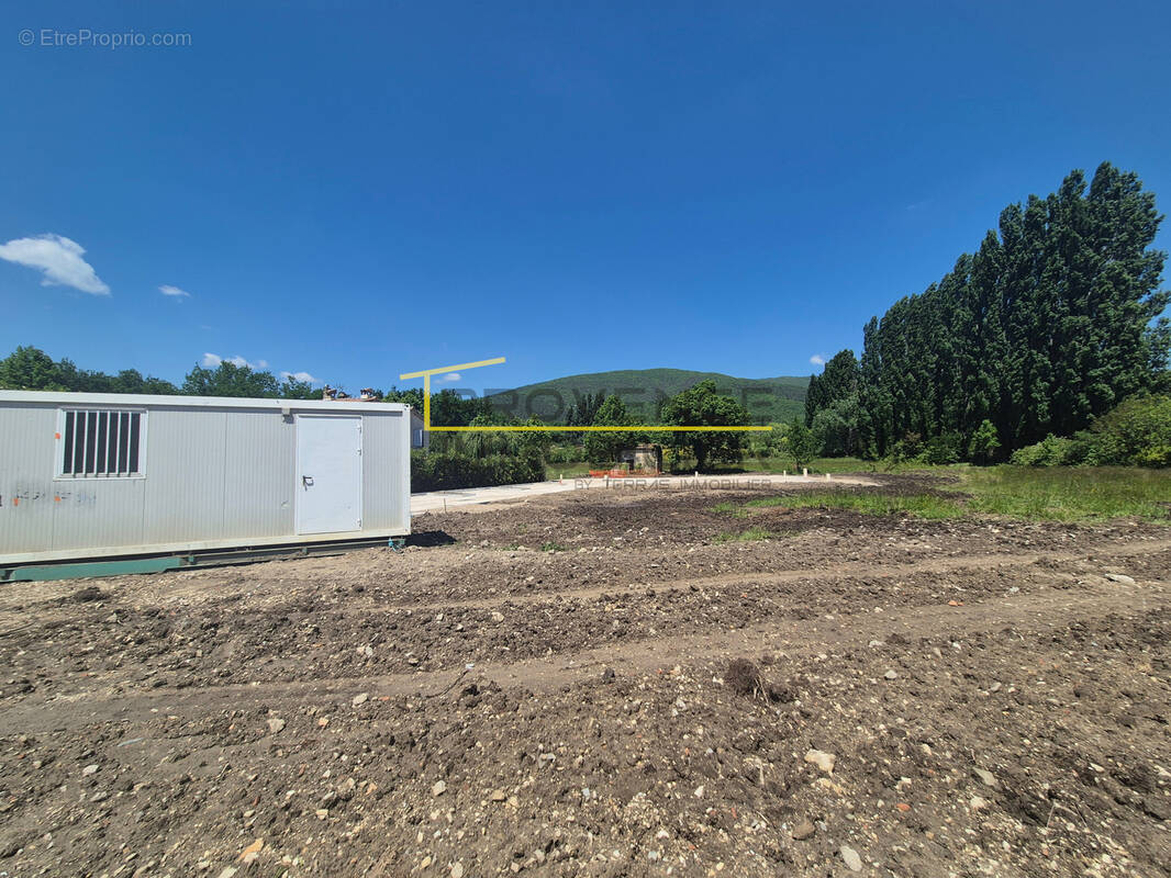 Terrain à LE POET-LAVAL