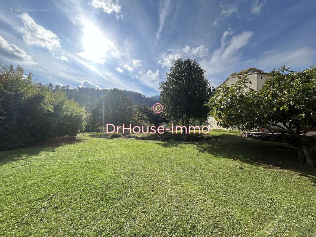 Maison à MEOUNES-LES-MONTRIEUX