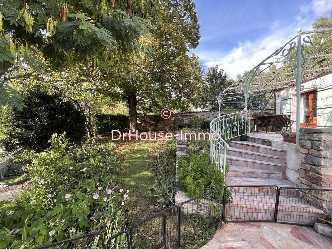 Maison à MEOUNES-LES-MONTRIEUX