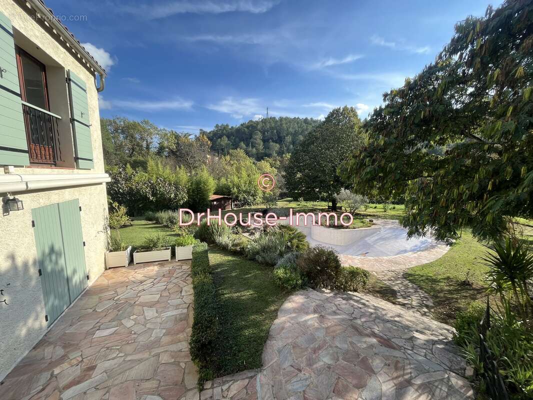 Maison à MEOUNES-LES-MONTRIEUX