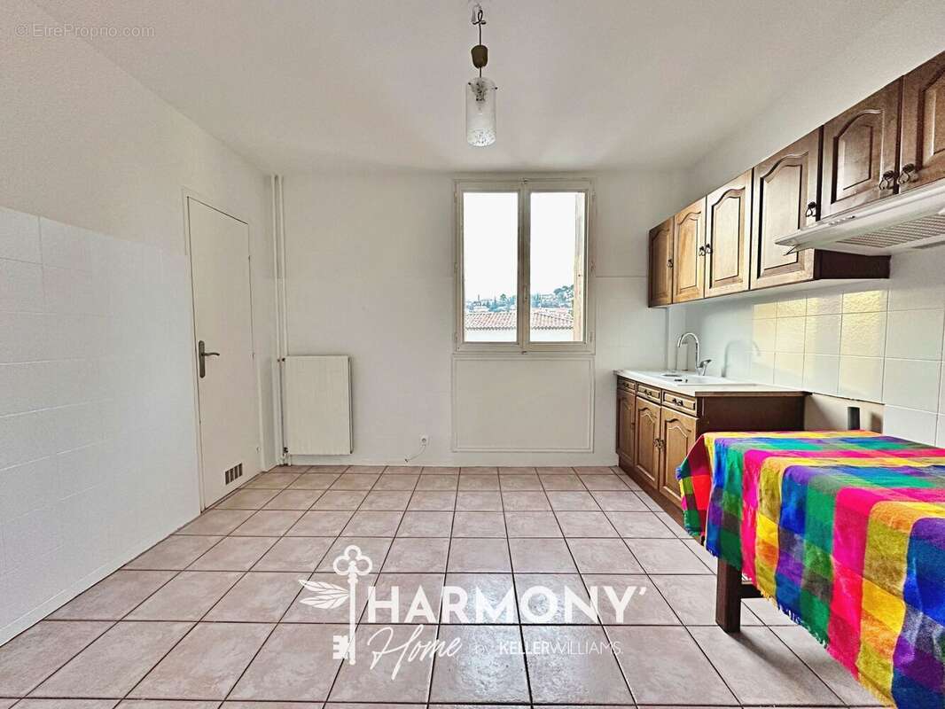 Appartement à VENELLES