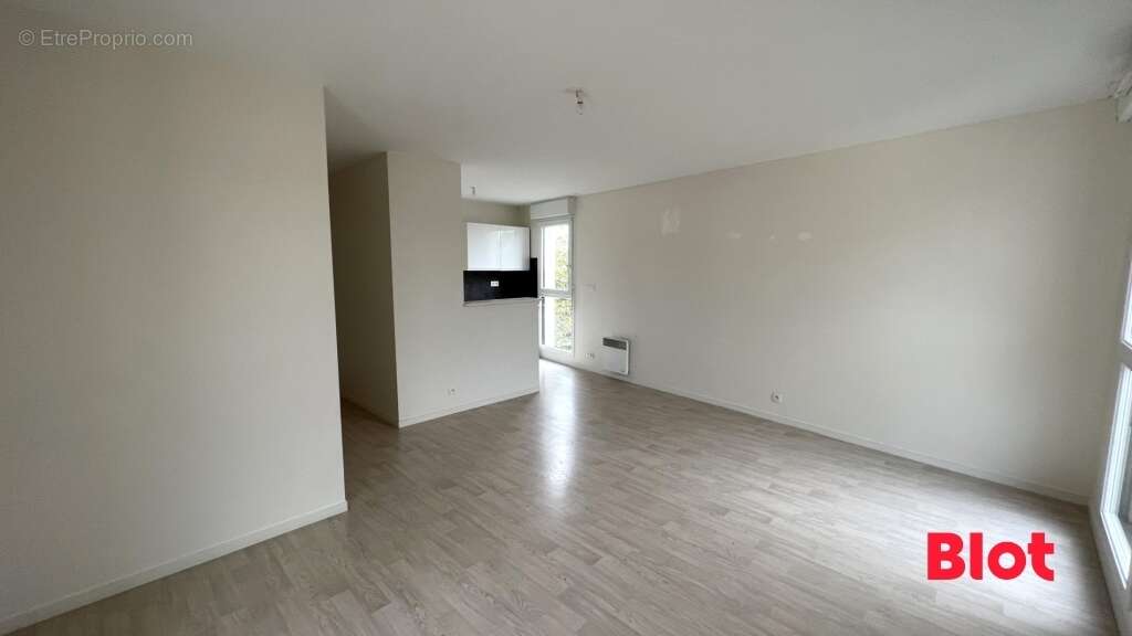 Appartement à ORGERES