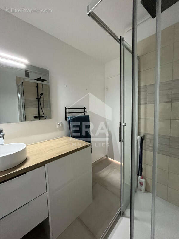 Appartement à LEVALLOIS-PERRET